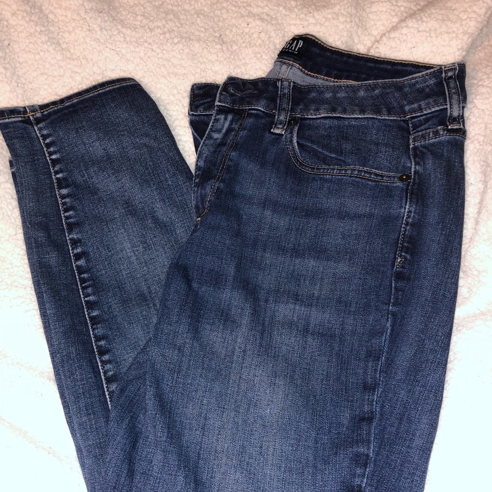 GAP Curvy True Skinny jeans Size 31